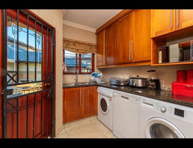 4 BEDROOM HOUSE FOR SALE IN ASPEN HILLS